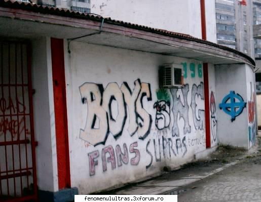 tot boys grafiti